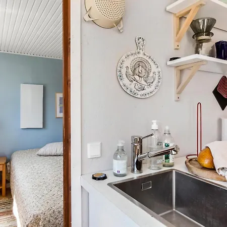 Holiday home Gorgeous In Vaeggerlose With Kitchen